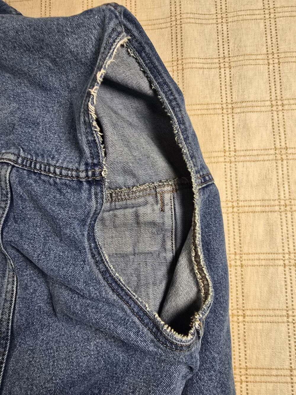 Wrangler Men's Denim Trucker Vest - Picture 6 of 7